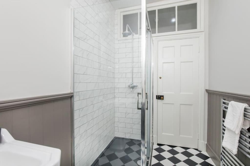 Aldwark View With Free Parking Apartment York Bagian luar foto